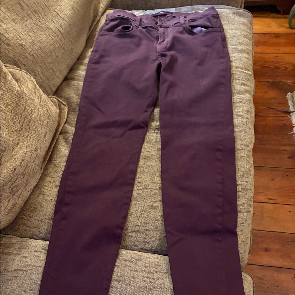 Size 29 J brand burgundy skinny jeans that fit like a size 28! Gently worn.